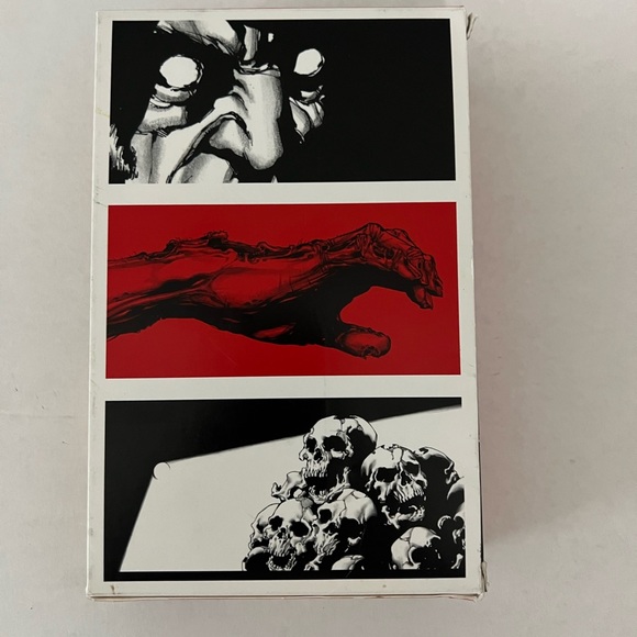 World War Z  and The Zombie survival guide book set By Max Brooks Paperback set - Picture 1 of 3